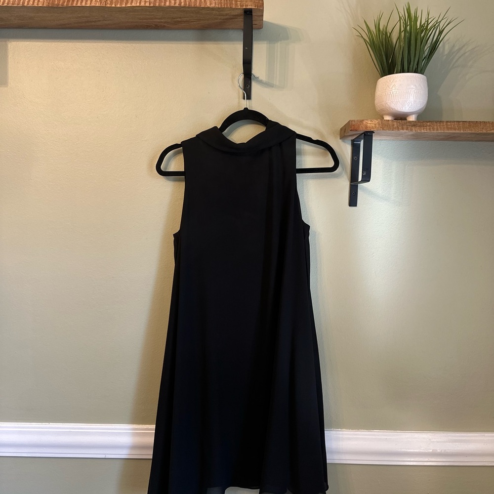Elegant Black Sleeveless Dress